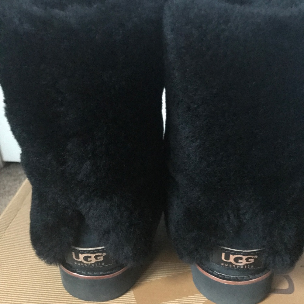 UGG Maylin 3220 Boots Size 8